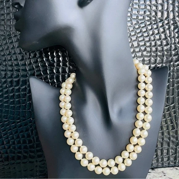 Vintage Fantasia By DeSerio Double Strand Simulated Pearl Necklace With … - Picture 4 of 15